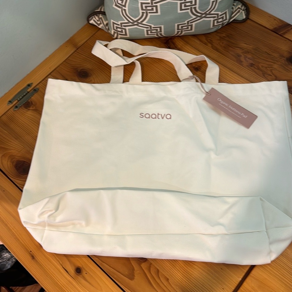 COPY - Saatva light canvas bag.